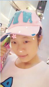 黄丽娜的照片